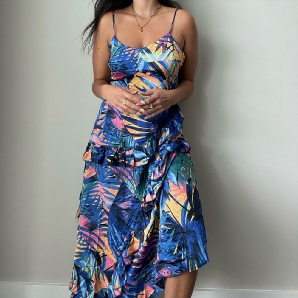 NWT Romeo + Juliet Couture Asymmetrical Hemline Dress Size L